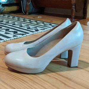 🌿Clarks Nude Heels